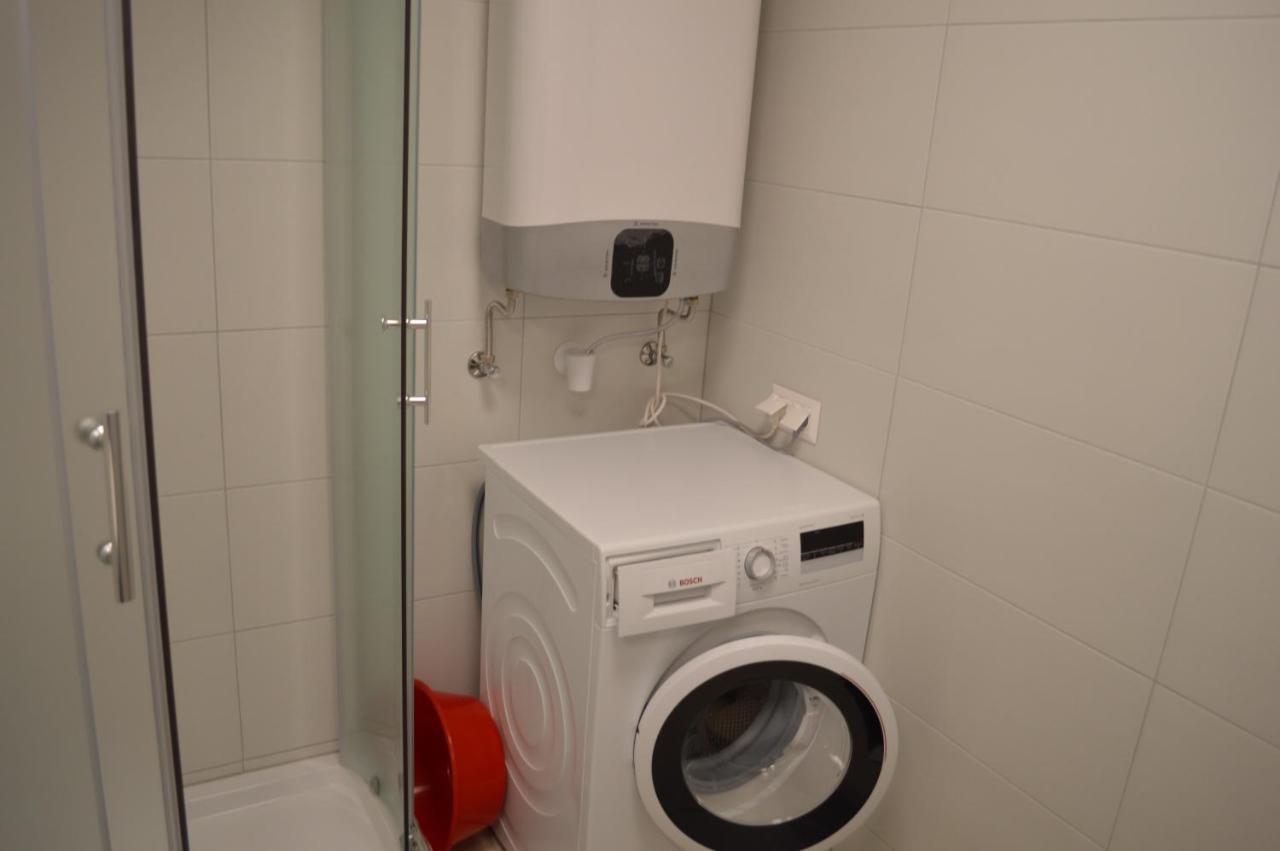 Siofok Ezuestpart Granada 2 Koezvetlen Vizparti Apartmanアパートメント エクステリア 写真