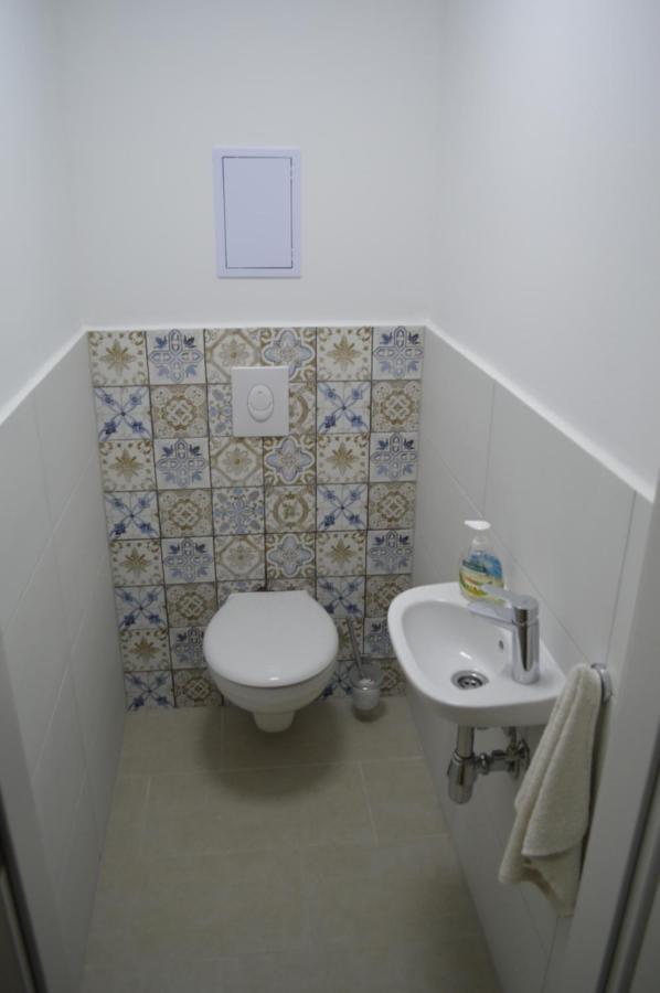 Siofok Ezuestpart Granada 2 Koezvetlen Vizparti Apartmanアパートメント エクステリア 写真