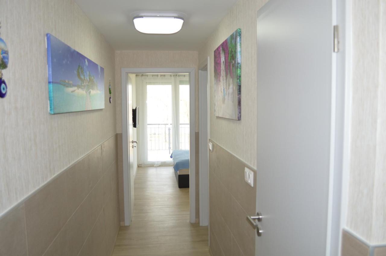 Siofok Ezuestpart Granada 2 Koezvetlen Vizparti Apartmanアパートメント エクステリア 写真